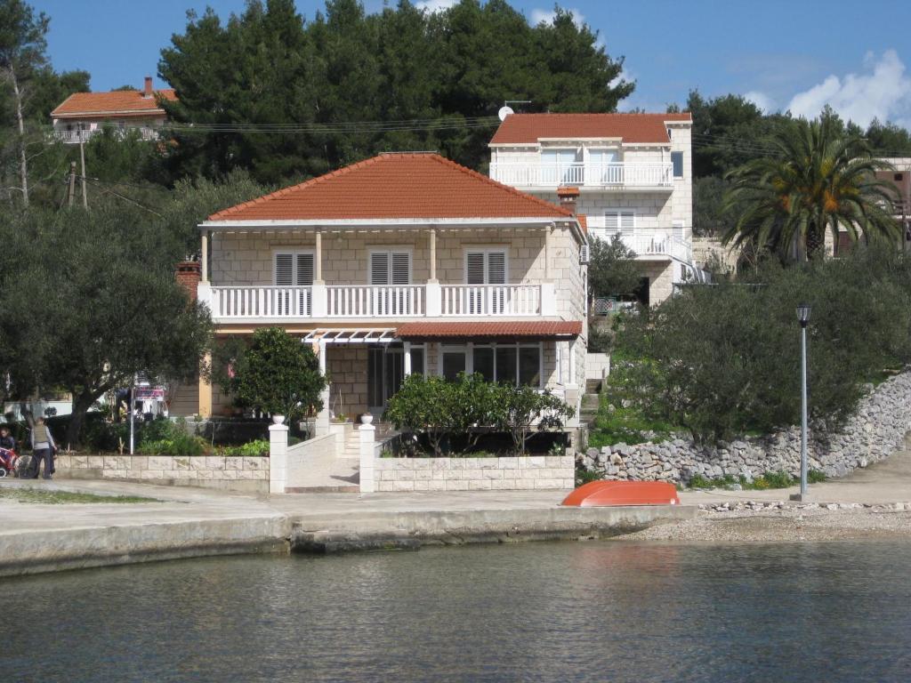 Apartments Ivona Лумбарда Экстерьер фото