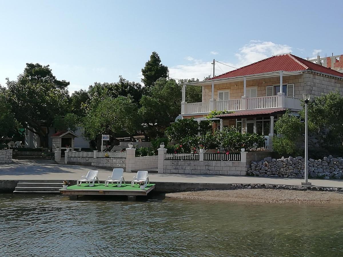 Apartments Ivona Лумбарда Экстерьер фото